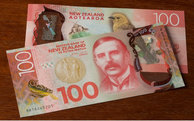 New Zealand 100 dollar banknote ($100)